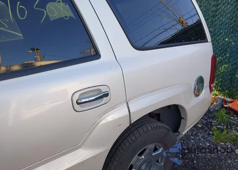 2004 Cadillac Escalade Standard from USA, damaged, VIN 1GYEK63N74R165906